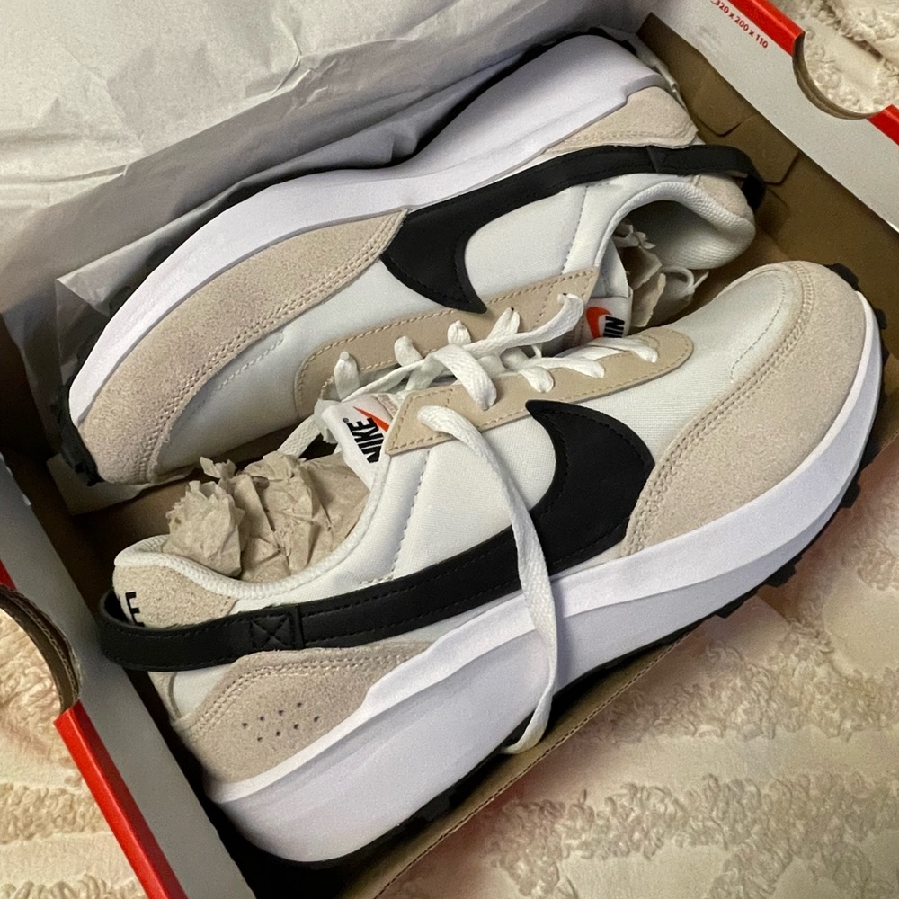 Nike Waffle Debut